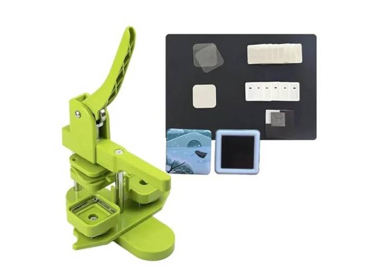 Badge Making Kit Die dreifarbige quadratische Kühlschrank-Ausweismaschine 50 x 50 mm eignet sich zur Herstellung von Kühlschrankmagneten/Ausweisnadeln Button Press Maschine(Green Set)