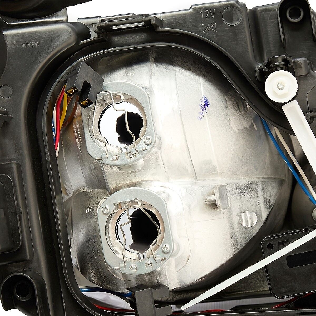 TYC 20-11814-15-2 Headlight