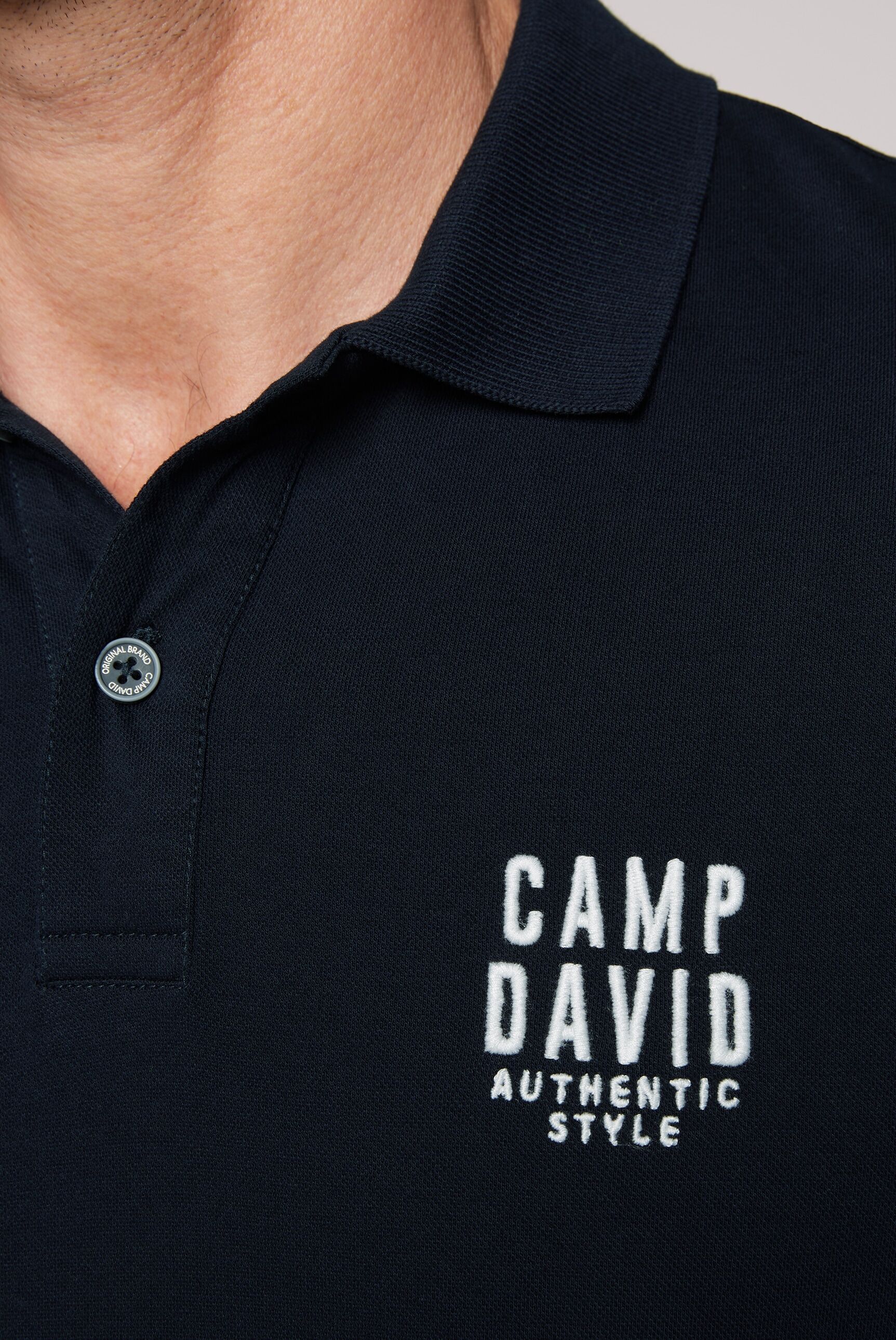Poloshirt CAMP DAVID, Herren, Gr. L, blau (blau navy), Web, Obermaterial: 95% Baumwolle, 5% Elasthan, bestickt, unifarben, bequem hüftbedeckend, Rundhals, Bündchen, Shirts Poloshirt, mit kleiner Logo-Stickerei auf Brusthöhe blau navy L