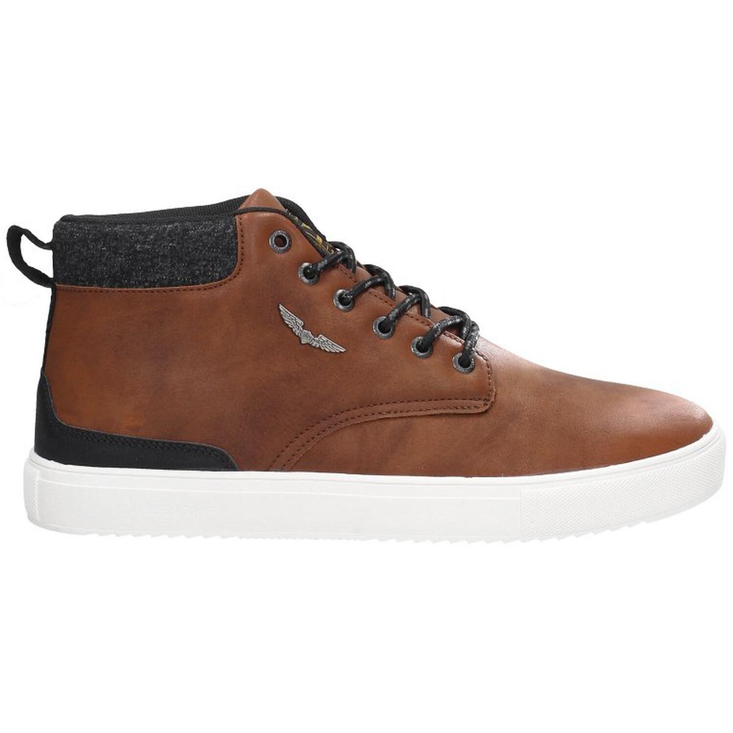 PME Legend Turnschuhe für ihn. Die Turnschuhe sind aus hochwertigem Kunstleder und Textil gefertigt. Der Turnschuh hat eine herausnehmbare EVA-Einlegesohle, die für eine angenehme Dämpfung sorgt. Marke: PME LegendModellname: LexingKategorie: Herren-SneakerMaterialien: Kunstleder/TextilFarbe: cognac