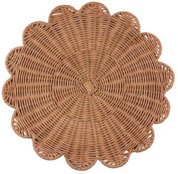 Saro Lifestyle "Rattan Placemats (Set of 4) - Handwoven Scalloped Design for Dining & Entertaining, 15"""