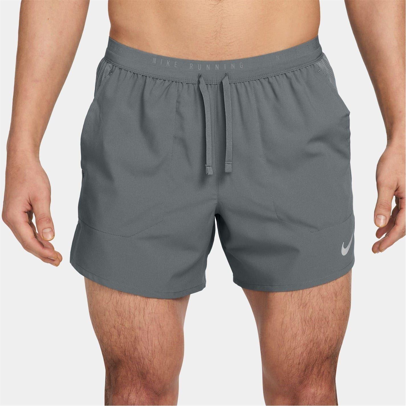 Nike - "Stride" Laufshorts für Herren (Rauch-Grau)