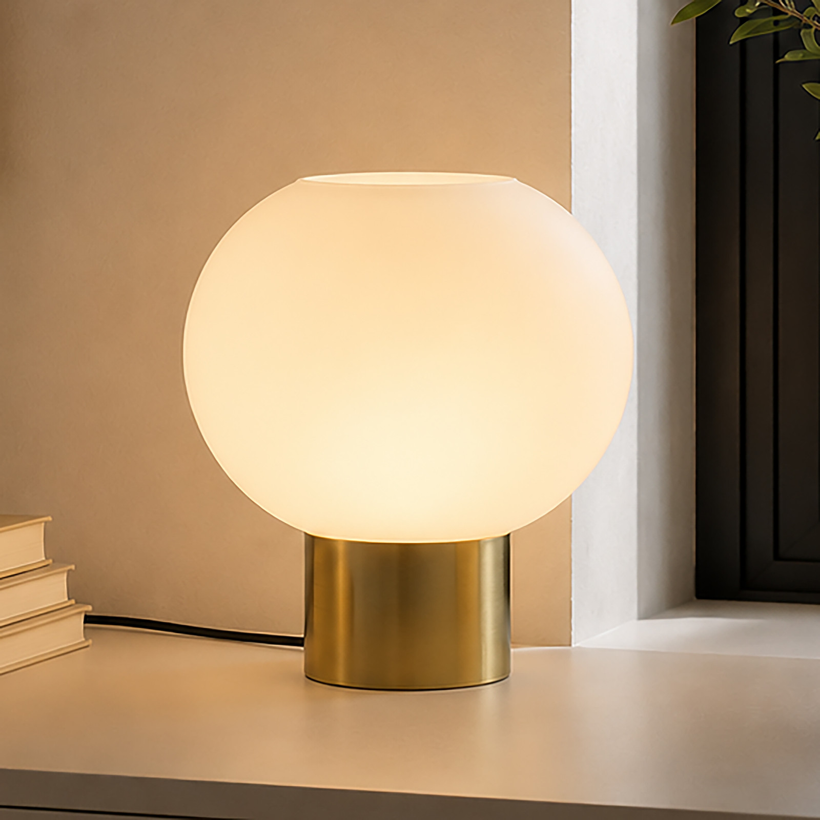 home24 Tafellamp Fanny Messing met Opaalglas en Geborsteld Metaal Ø 22cm