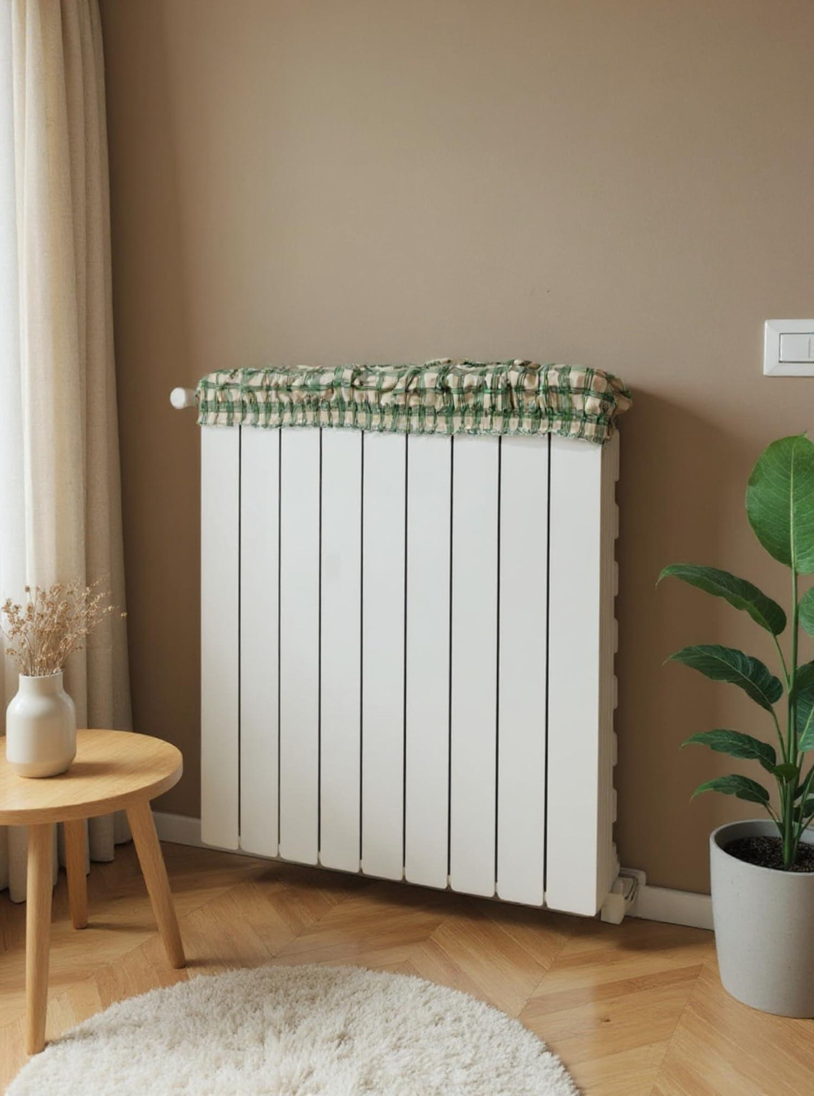 L&J Verstelbare radiatorafdekking van elastisch materiaal