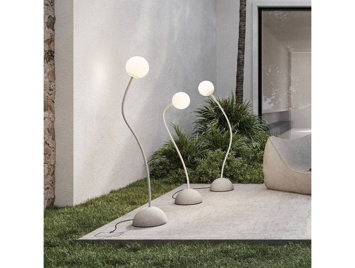 Karman Außenstehlampe Moony, weiß, Ø 15 cm, Höhe 145 cm PMMA dimmbar, weiß / opal, Kunststoff, Design, Kugellampe