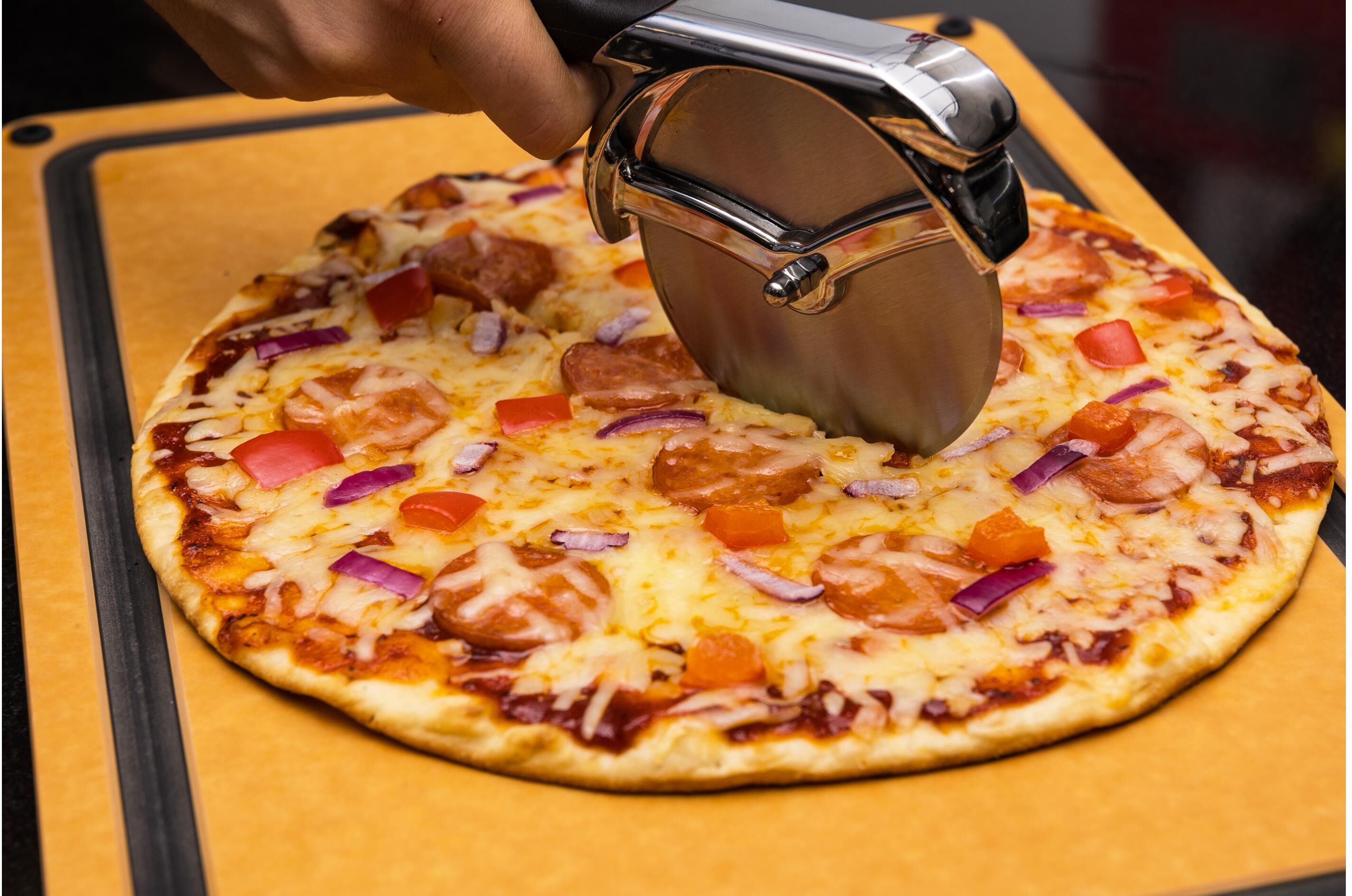 Pizzaschneider BROIL KING "Deluxe", schwarz (schwarz,silberfarben), Edelstahl, Kochmesser, Pizzaschneider schwarz,silberfarben Einheitsgröße