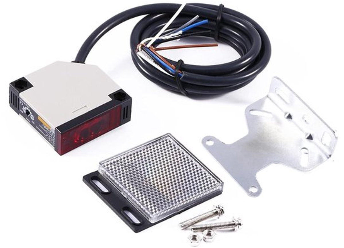 Foto-elektrische sensorschakelaar voor objectdetectie E3JK-R4M1 spiegelreflectie AC 90-250V 3A