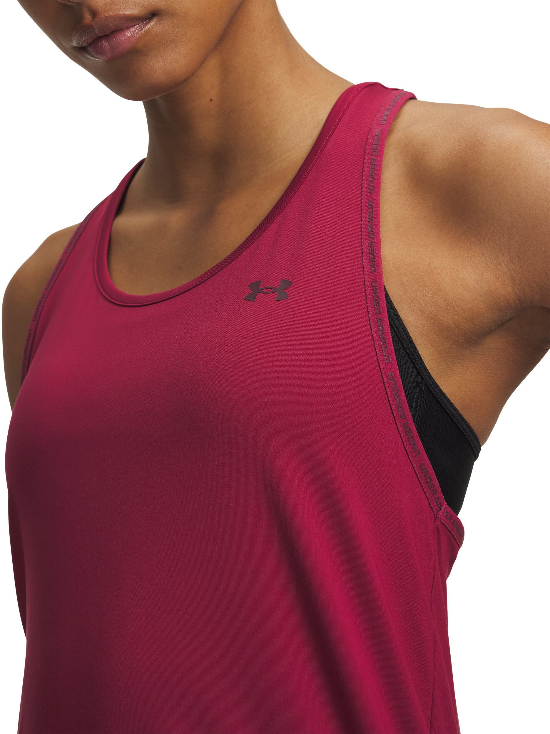 Tanktop UNDER ARMOUR "TECH KNOCKOUT TANK", Damen, Gr. S, rot (claret, ox blood), Obermaterial: 90% Polyester, 10% Elasthan, Rundhals, Tops Tanktop, ärmelloses Design, mit Rundhalsausschnitt, aus Polyester und Elasthan claret, ox blood S