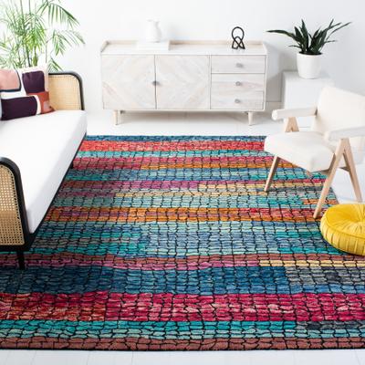 SAFAVIEH Handmade Aspen Margunde Bohemian Wool Rug