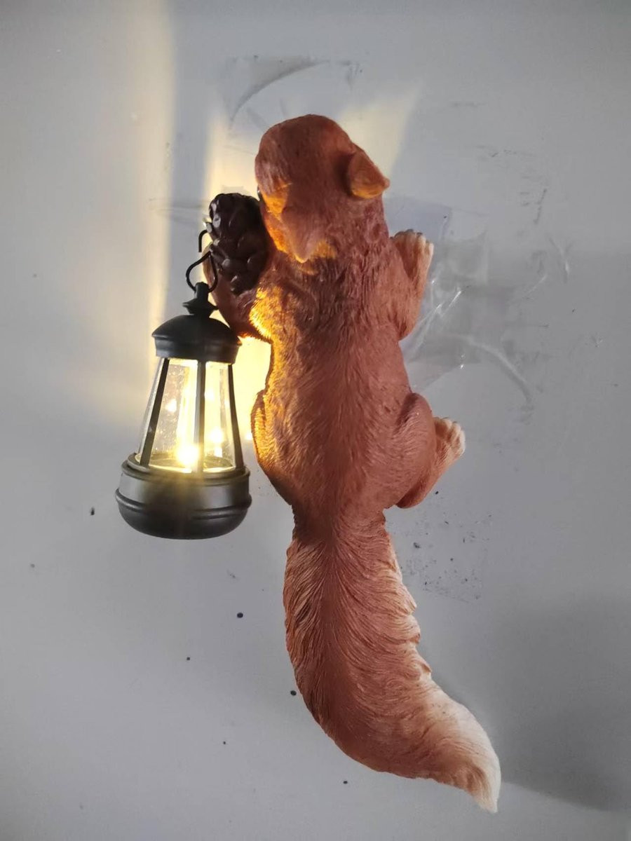 SnelShoppen LED Zonne-eekhoorn Lantaarn - Waterdichte Wandlamp voor Tuin Decoratie