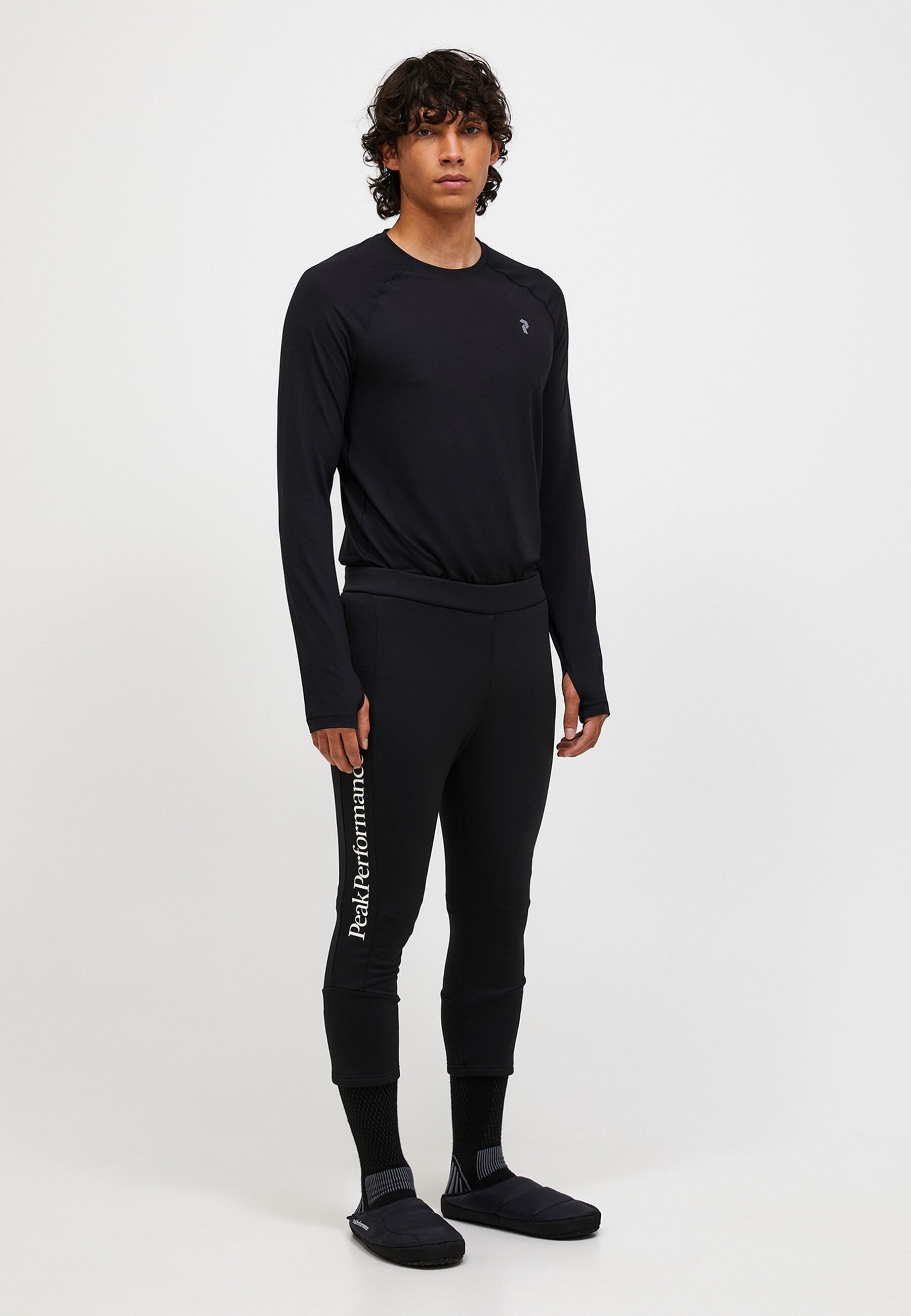 Leggings PEAK PERFORMANCE "M Rider Essentials Pants", Herren, Gr. M, Normalgrößen, schwarz, 86% Polyester, 14% Elasthan, eng, Hosen Leggings, mit Label-Applikationen