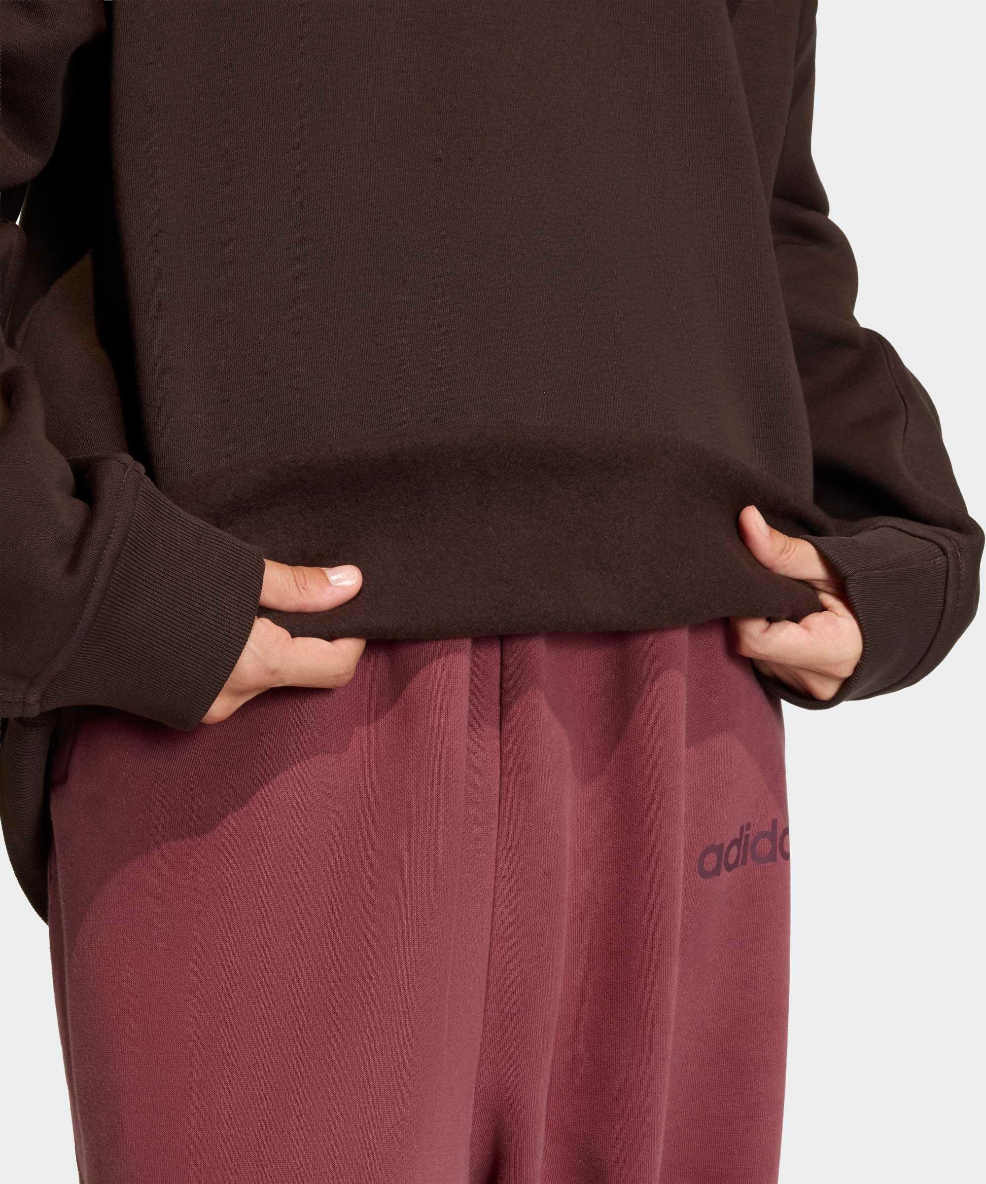 Adidas Originals "ESSENTIALS, RUNDHALSAUSSCHNITT, LANG, OVERSIZED", mit sportlichem Stil, aus Baumwolle aurora coffee S