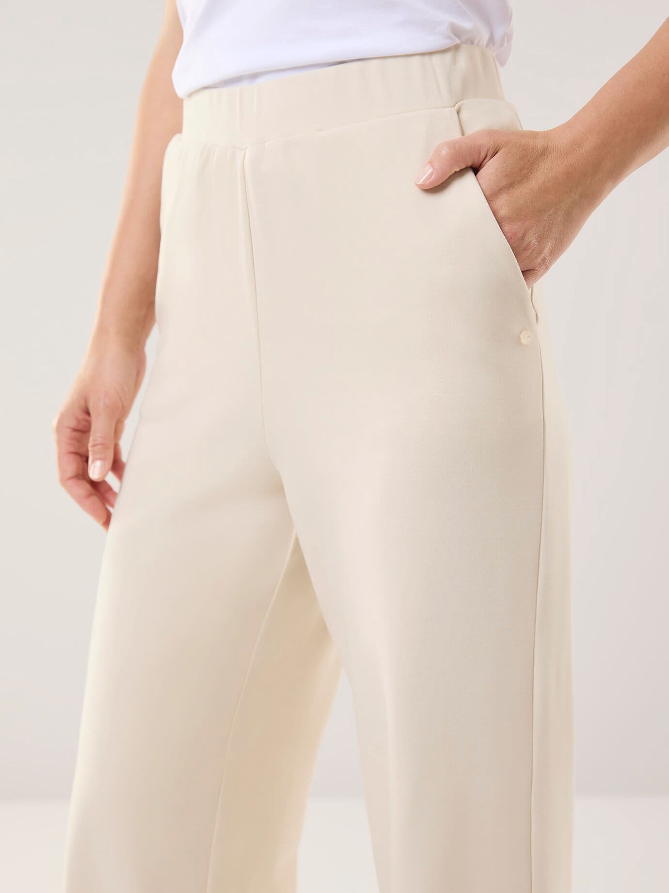 Walbusch Baumwollstretch Hose mit weitem Bei, normale Größen, Farbe Beige, 36, viel Bewegungsfreiheit weich und elastisch Damen