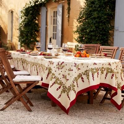 Couleur Nature Gooseberry Red/Green Rectangular Cotton Tablecloth
