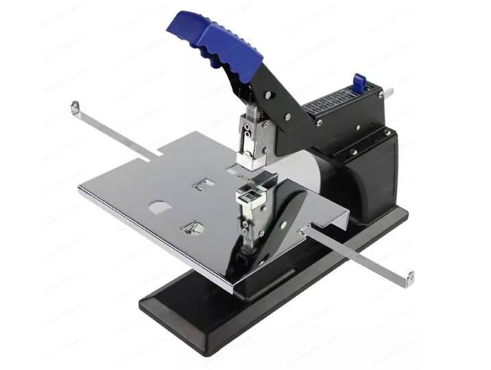 SH-03 fournitures de bureau manuelles Machine à relier a3 agrafeuse à coudre sur selle/grape plate Machine à relier 60 Pages/80 G offre spéciale