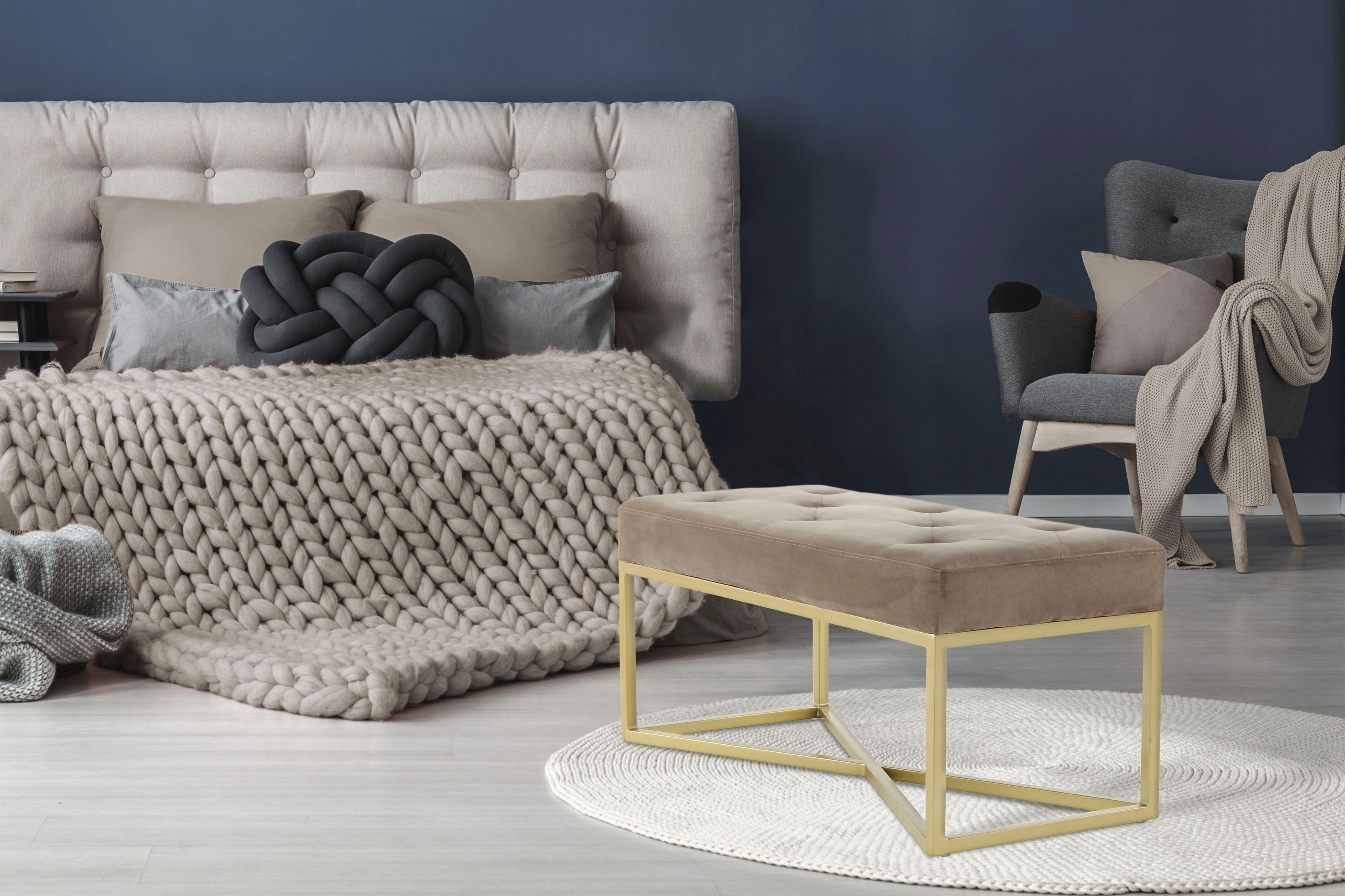 Hockerbank KAYOOM "Cameron 125, glamouröses Design, glänzenden Metallfüssen, in Samt-Look", grau (taupe, gold), B:90cm H:40cm T:40cm, Bezug:Polyester (Samt) Korpus:MDF, Sperrholz Gestell:Eisen, Hocker, Hockerbank, bequem, elegant, mit Zierknöpfen, Gold-co