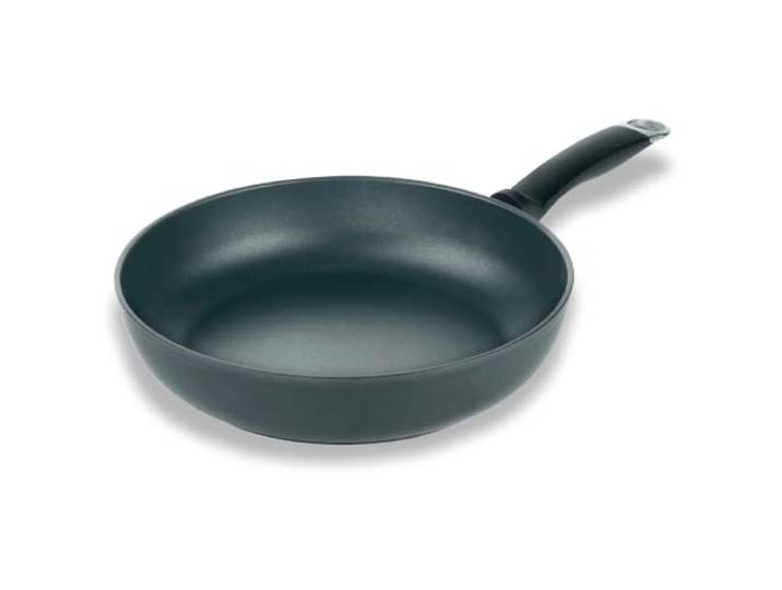KUHN RIKON TITANIO STAR Bratpfanne hoch 28cm, für alle Herdarten inkl. Induktion, Recyceltes Aluminium, 4-lagige Antihaftbeschichtung, Backofentauglich, Fettreduziertes Braten, Spülmaschinentauglich