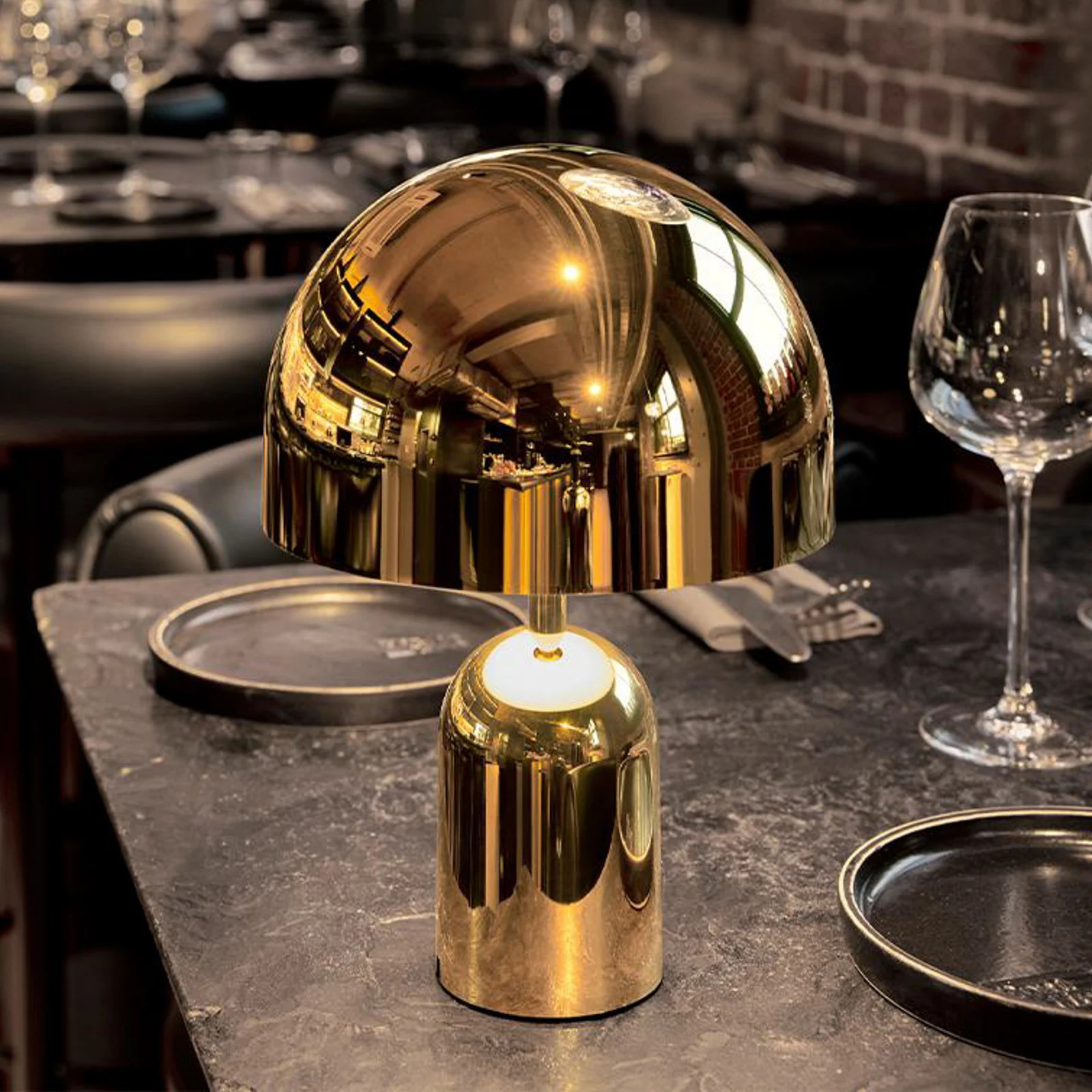 Tom Dixon Bell Draagbare Tafellamp Goud - LED - IP44 - Oplaadbaar