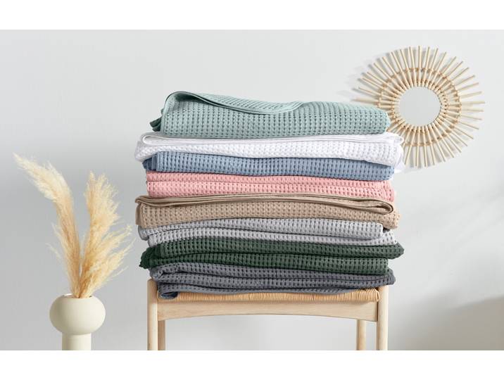 Tagesdecke GOODPRODUCT Greta, 1 Stück, Waffelpiqué Optik, 100% Baumwolle, Uni-Design , blau, B:150cm L:250cm, Baumwolle, Tagesdecken, Tagesdecke, in Waffelpiqué Optik, viele Farben erhältlich, verschiedene Grössen