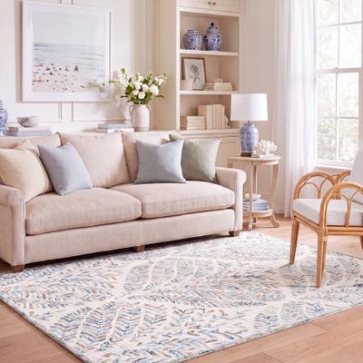 SAFAVIEH Handmade Capri Ilianka Wool Rug