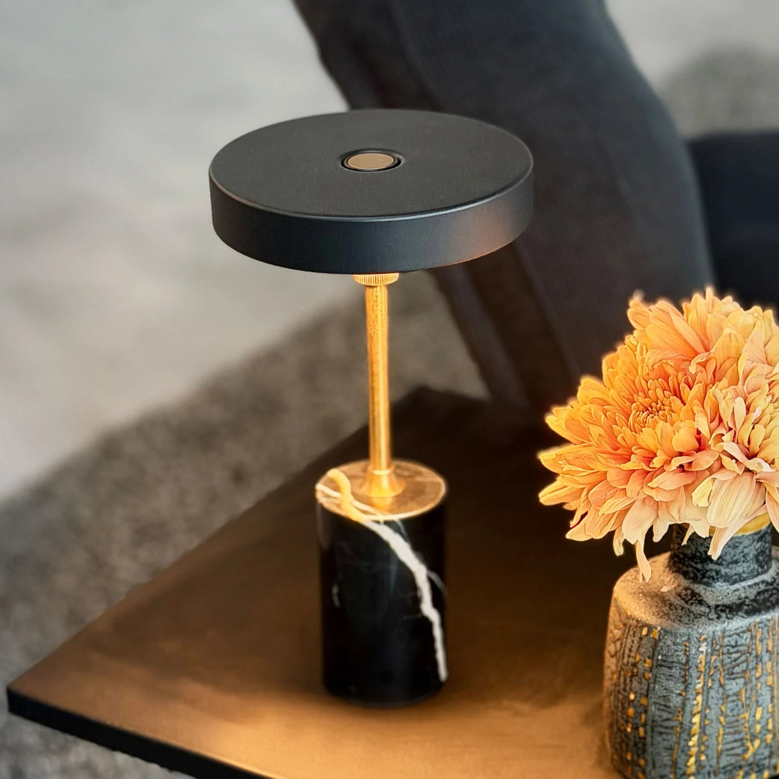 Dyberg Larsen Starlight LED tafellamp met oplaadbare batterij, zwart/messing