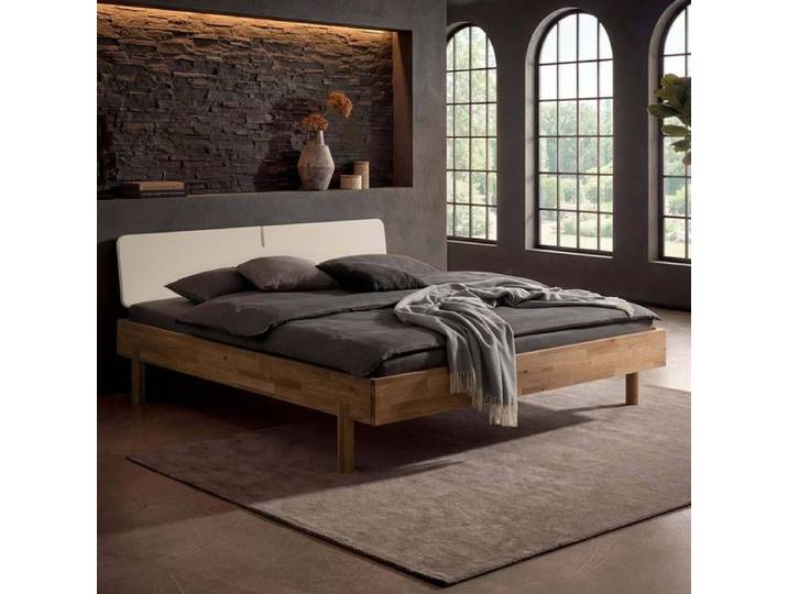 HOMELIV. Massivholzbett Darian Komfort Wildeiche teilmassiv 140x200cm modern, Mit Kopfteil
