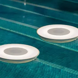 New Garden Wally Play Akku Poollampe RGBW mit Speaker Durchmesser: 38 cm mit Fernbedienung IP67, USB Stecker, dimmbar