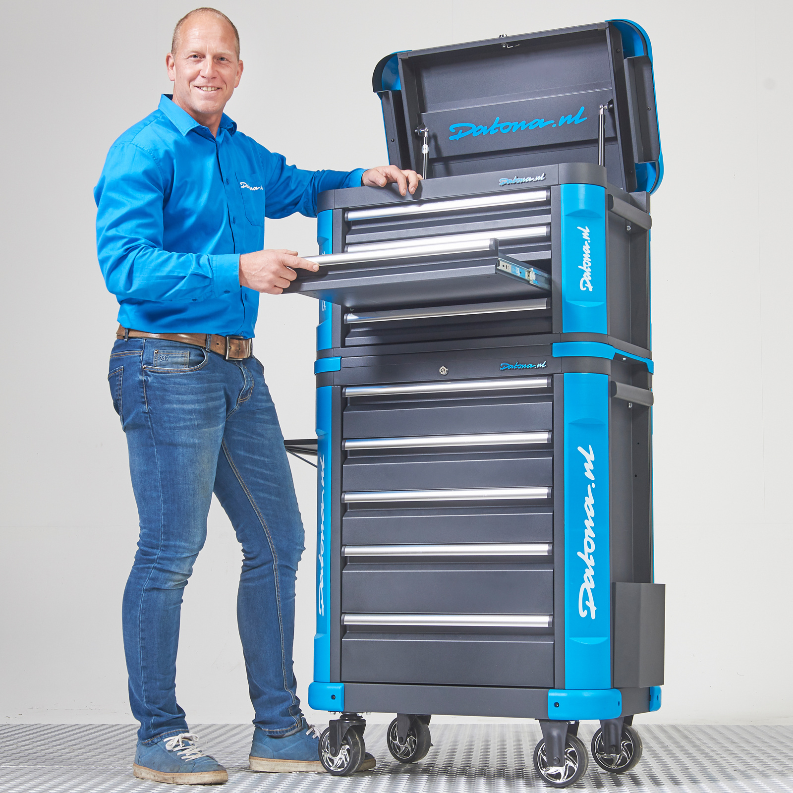Bestückter Werkzeugwagen mit Werkzeugkiste L - Premium Serie