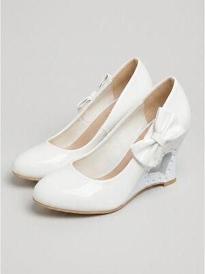 LightInthebox Women's White Wedge Pumps - Elegant Bridal Shoes for Garden Weddings and Outdoor Ceremonies