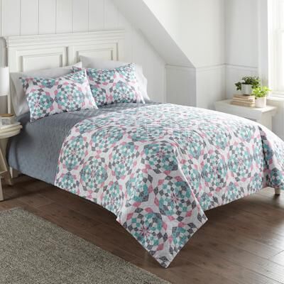 Seersucker Geo Design 6-in-1 Quilt Set by Shavel Home Products in Quilt (Size TWIN)