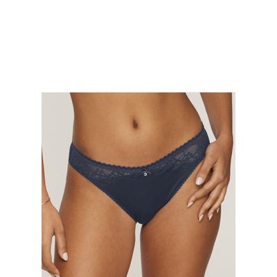 Slip LASCANA "Alana", Damen, Gr. 36/38, blau (dunkelblau), Spitze, Obermaterial: 50% Polyamid, 40% Seide, 10% Elasthan, Unterhosen Slip, mit Seide und edler Spitze