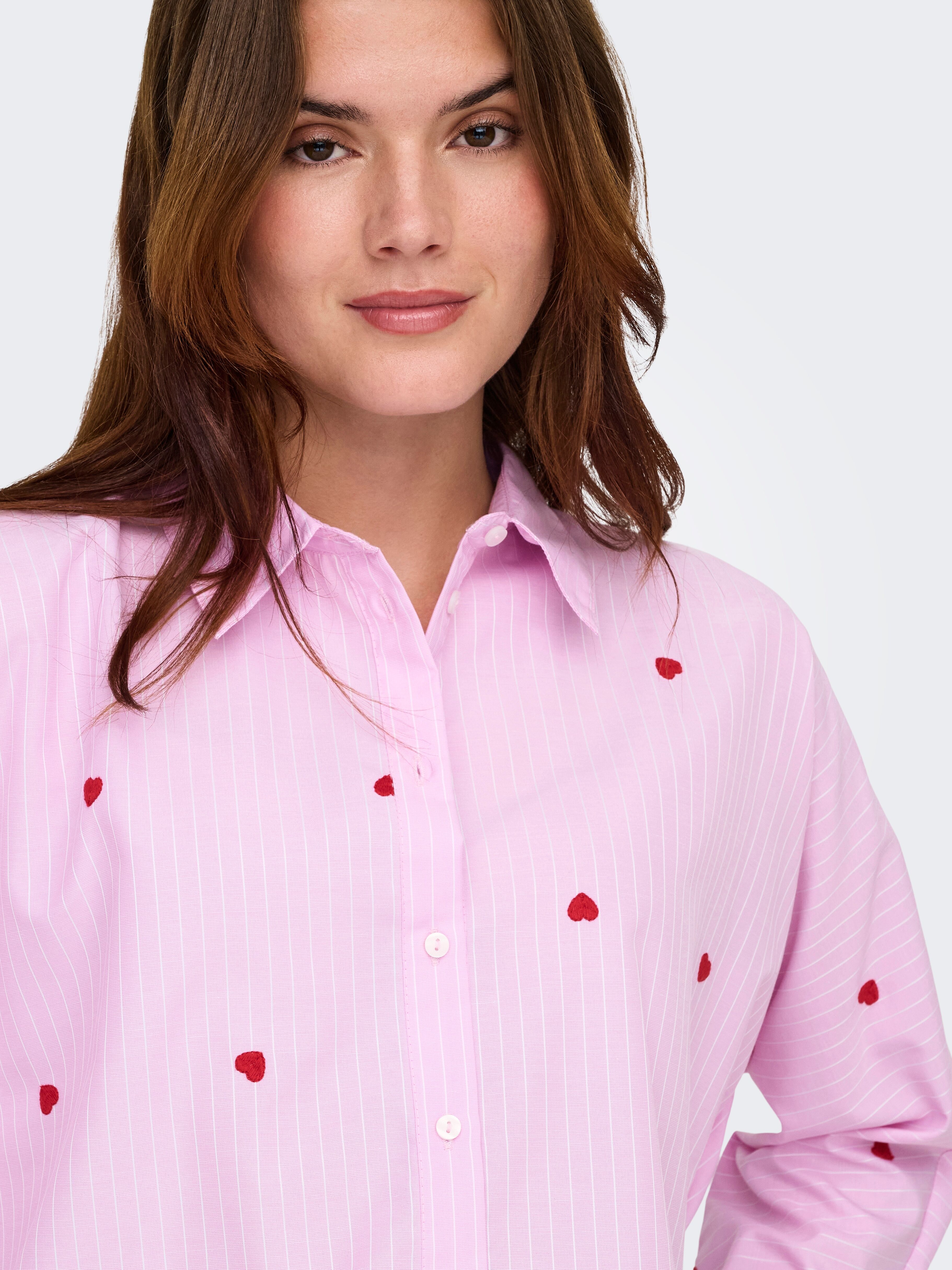 Hemdbluse ONLY "ONLNEW LINA GRACE LS STRIPE EMB SHIRT", Damen, Gr. S, rosa (lila sachet stripes:hellweiß), Web, Obermaterial: 85% Polyester, 15% Baumwolle, bestickt, gestreift, Po-bedeckend, Blusen Hemdbluse, Materialmix, Herzchen Stickerei lila sachet st