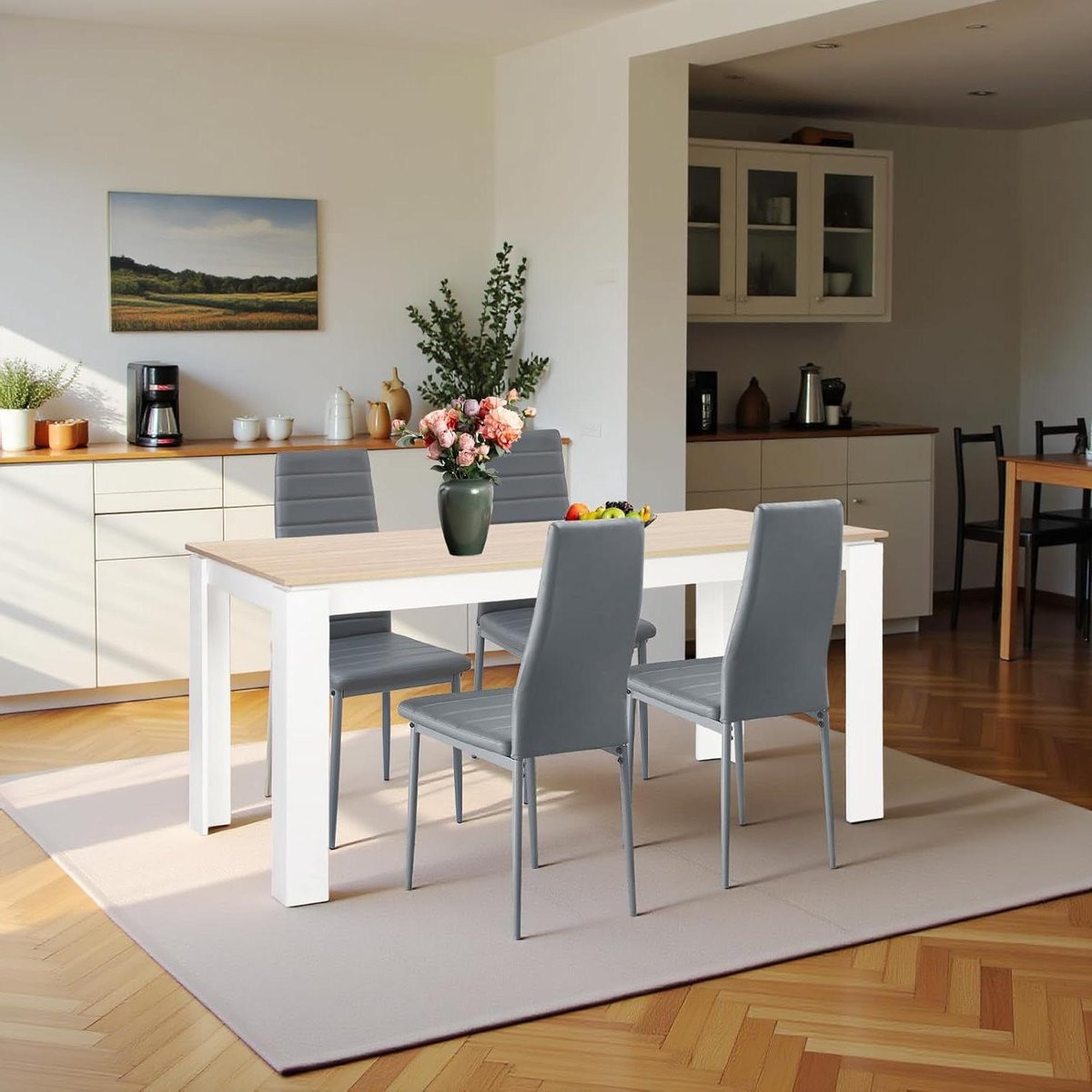 Eetkamergroep met eettafel en 4 stoelen met krasbestendig melamine oppervlak
