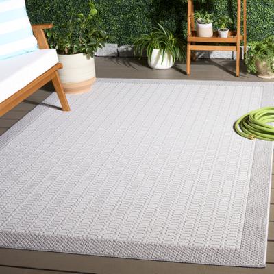 SAFAVIEH Veranda Hariette Washable Indoor/Outdoor Rug - Weather Resistant & Easy Cleaning
