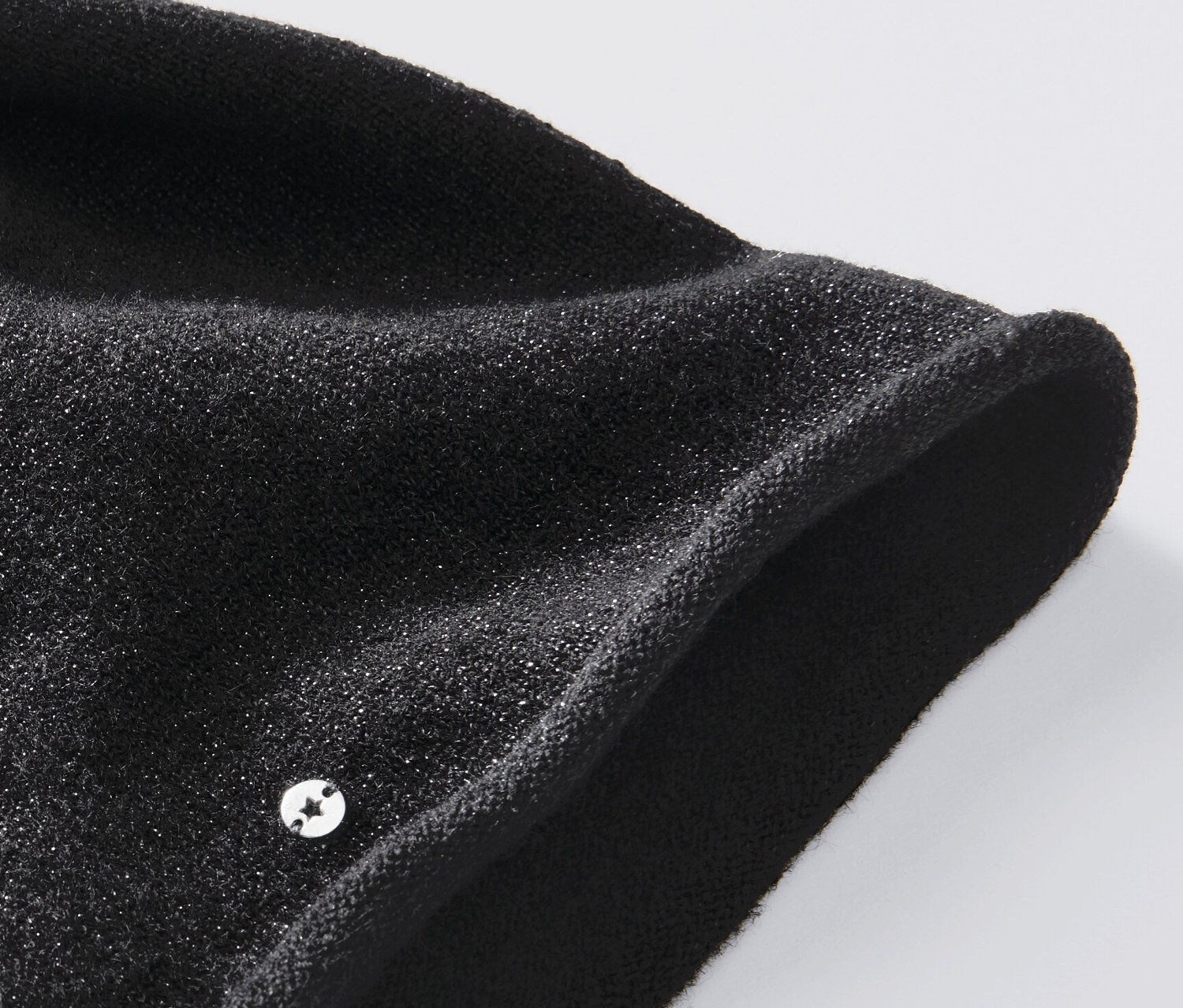 Tchibo - Glitzernde Feinstrick-Beanie - schwarz