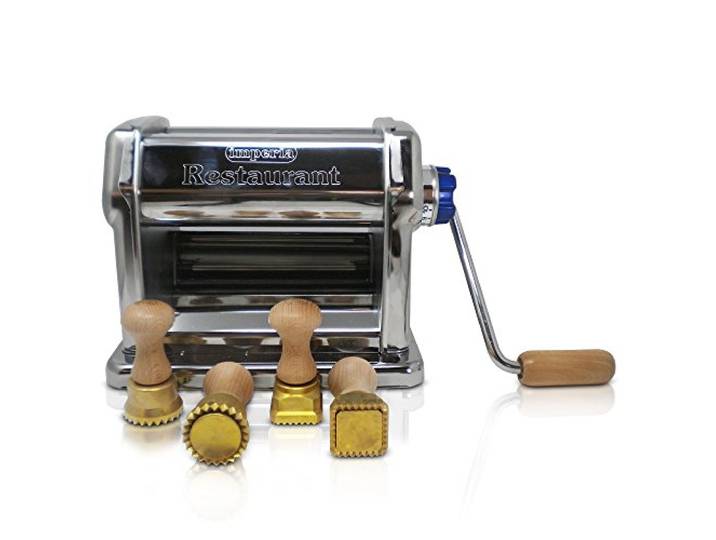 Imperia Bundle – Stufen Manuell Professionell in Stahl, Nudelmaschine robust und zuverlässig und 2 Formen Ravioli Ausstecher in Messing und Holz natur Made in Italy