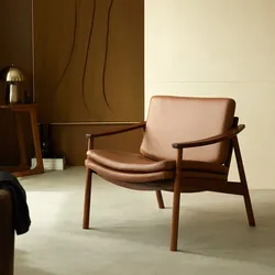 Georges - Sessel aus massivem Nussbaum und Leder