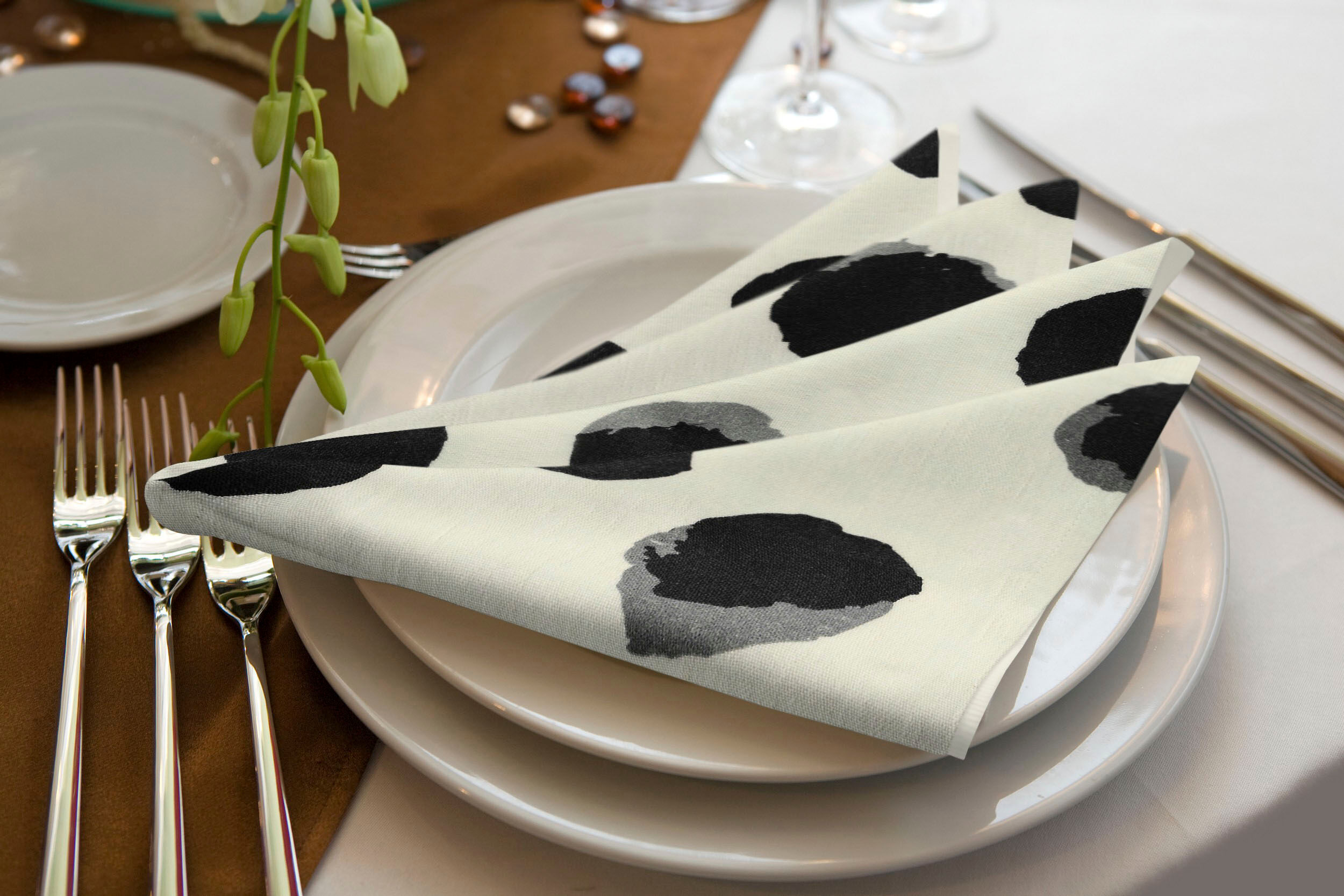 Stoffserviette ADAM "Dots", schwarz (natur, schwarz), B:30cm L:30cm, Obermaterial: 73% Leinen, 27% Baumwolle, Servietten, Stoffserviette, aus Bio-Baumwolle,Made in Germany natur, schwarz Bio-Baumwolle Leinen