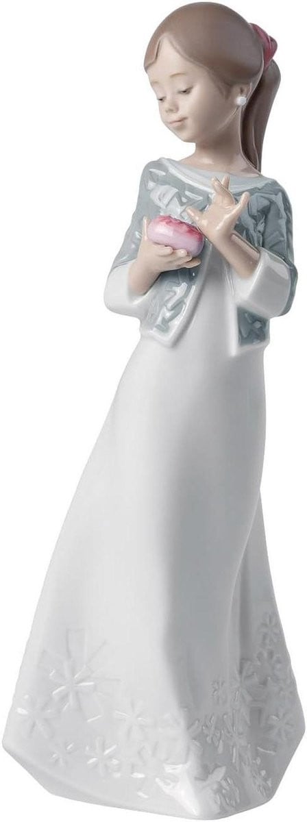 Handgemaakt wit porseleinen figuur voor decoratie op tafel