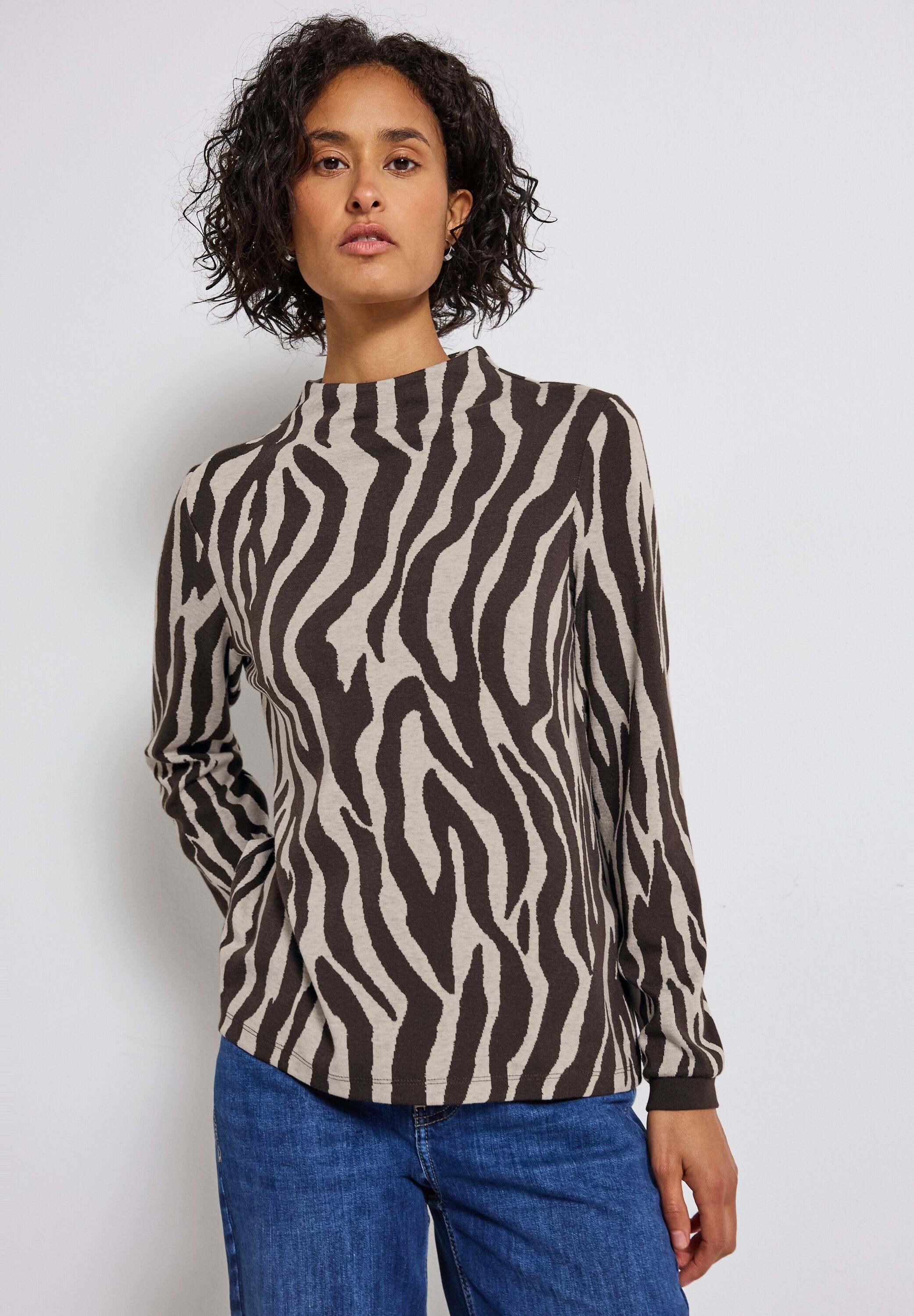 Rundhalspullover STREET ONE, Damen, Gr. 36, braun (deep roast braun), Strick, Obermaterial: 63% Polyester, 34% Viskose, 3% Elasthan, hüftbedeckend, Rundhals, Flachstrickbündchen, Pullover Rundhalspullover, mit Zebra Print, Animal Print deep roast braun 36