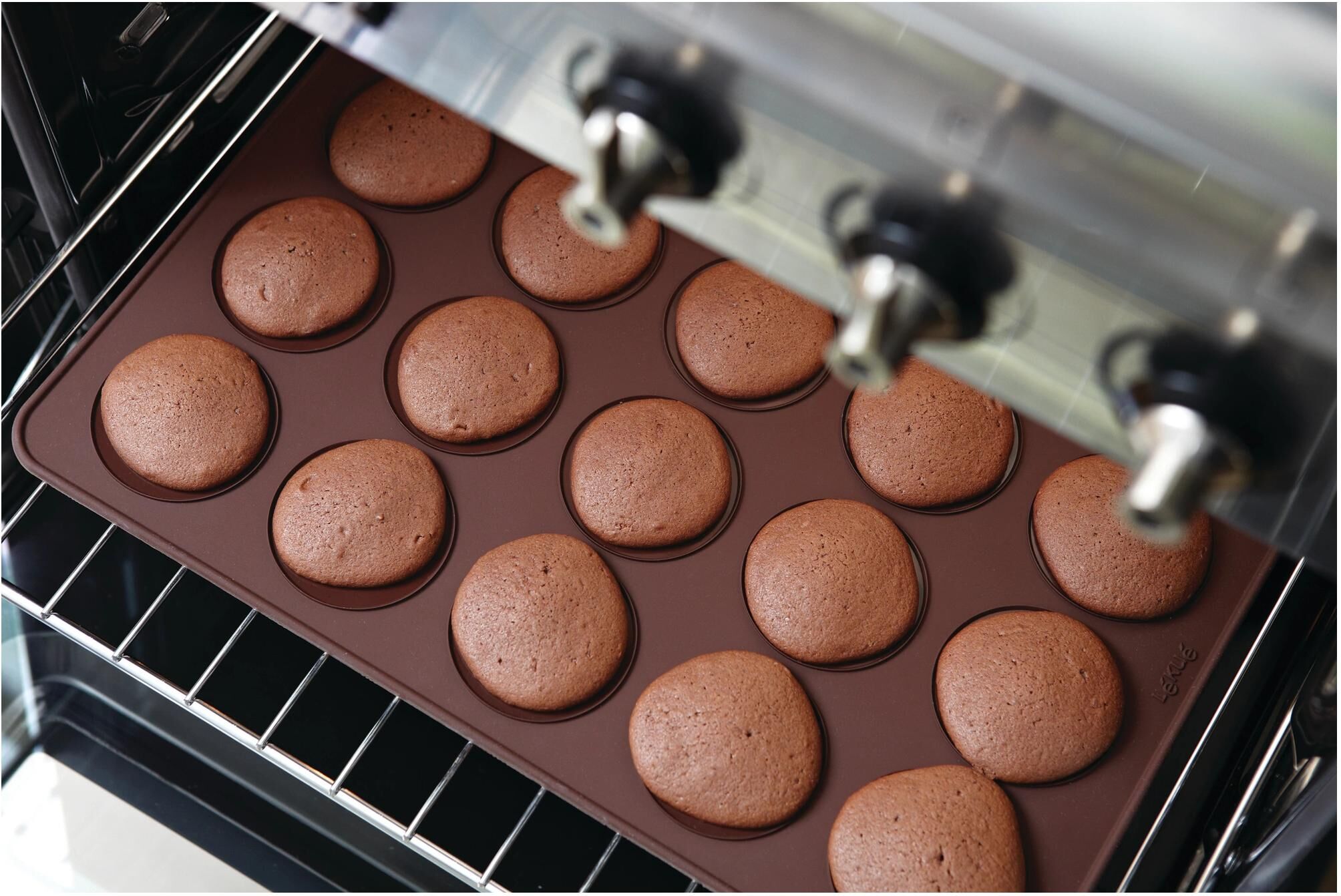 Backform "Lékué Macaron, Silikon", braun, Silikon, Küchenformen, Backform braun Einheitsgröße