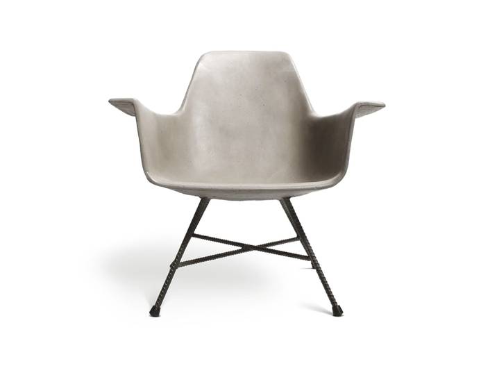 Fauteuil bas design industriel en béton gris et acier noir - 65x64cm