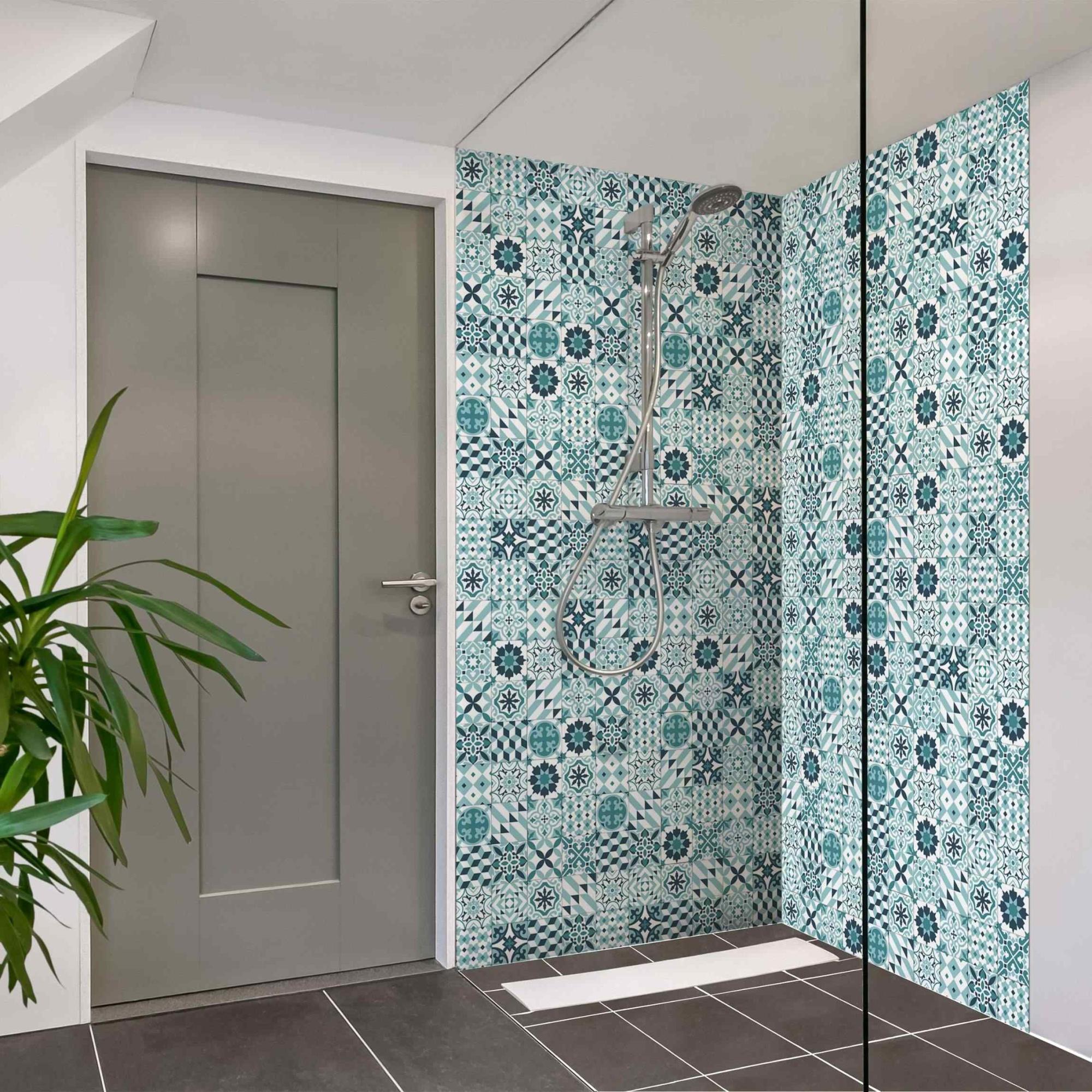Duschrückwand mit Motiv selbstklebend - 0.61 mm Wandpaneel wasserfest Design türkis Fliesenoptik Illustration Badrückwand fugenlos Premium matt 110x190 cm