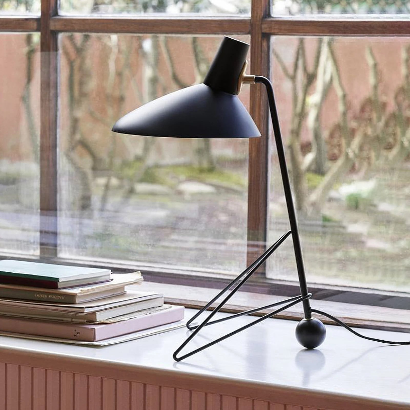 &Tradition Tripod HM9 tafellamp - Matzwart - Aluminium - Mid-century stijl