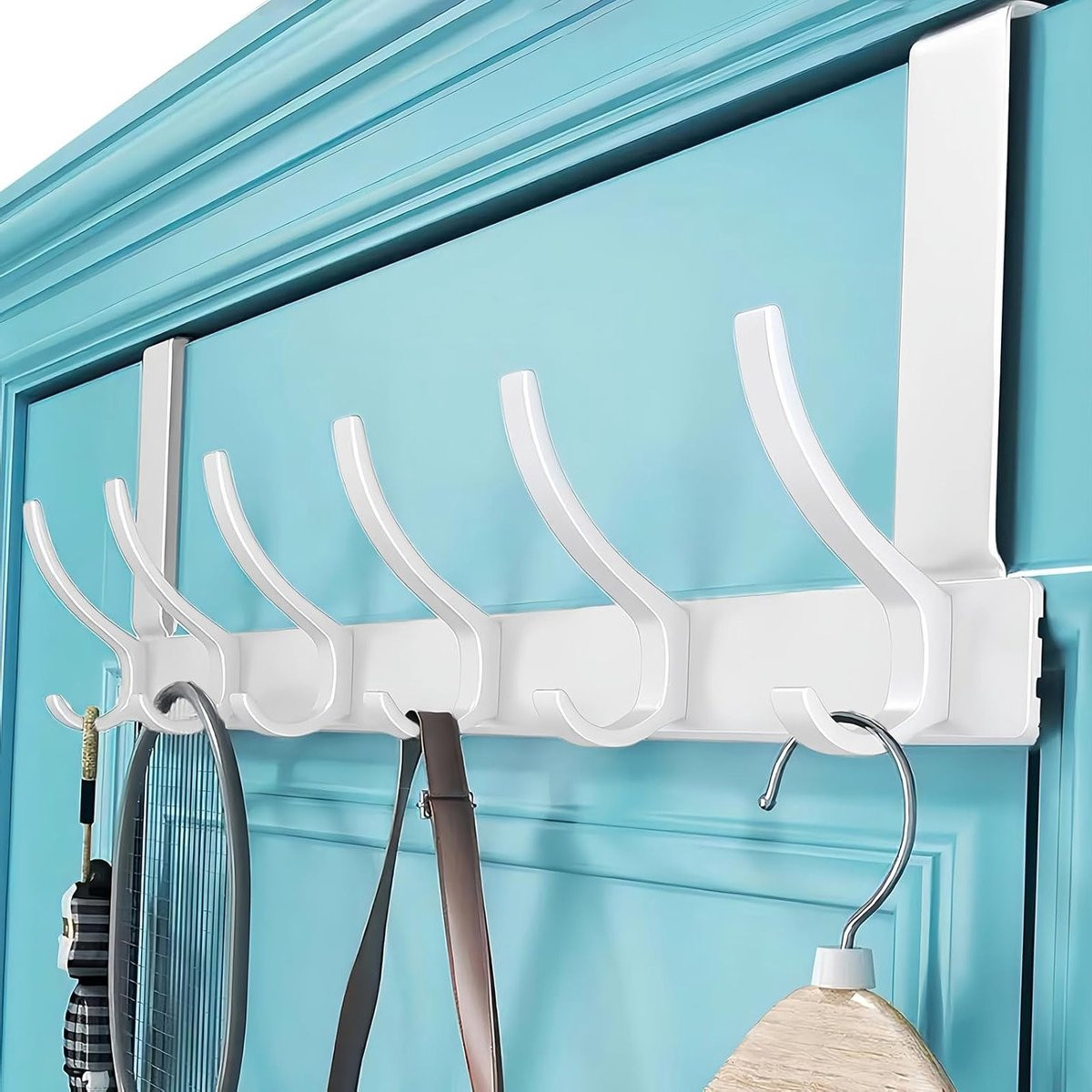 Stijlvolle witte deurkapstok met 6 metalen haken voor kleding, accessoires en handdoeken