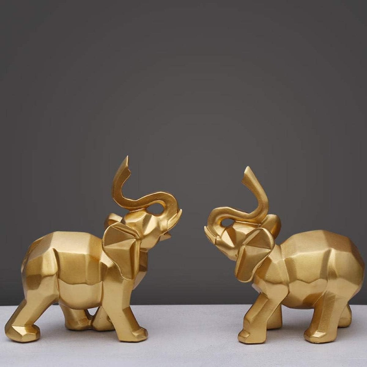 Grijs Olifant Beeld van Hars - Decoratief Desktop Ornament voor in huis - 22 x 22,5 cm