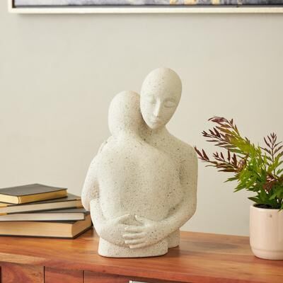 ARCILLA ELEMENTAL White Polystone Hugging People Decorative Sculpture with Black Speckles