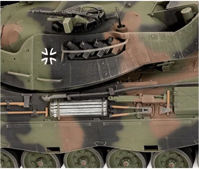Maquette LEOPARD 1A5 Char militaire Level 4 échelle 1:35 - Revell