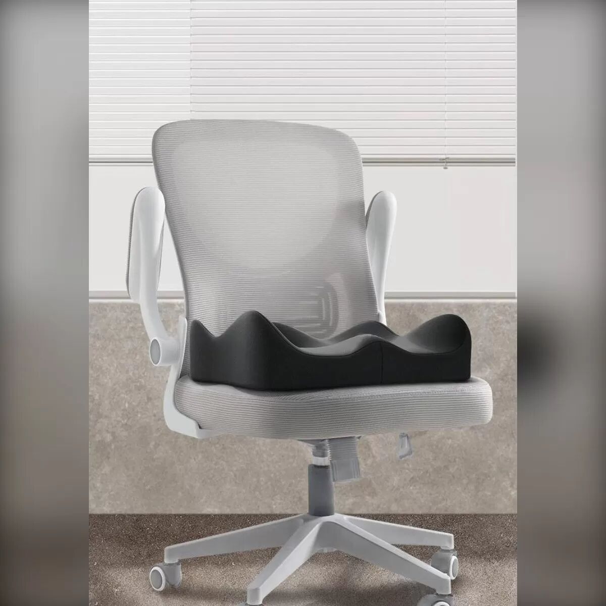 INF Druckentlastendes Sitzkissen und Lendenwirbelstütze Set - Ergonomischer Memory-Schaum für bequemes Sitzen Schwarz