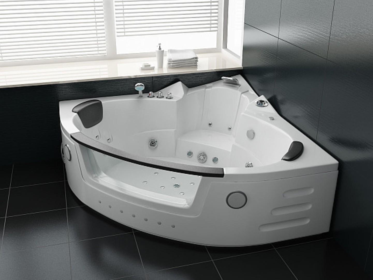 Whirlpool Milano 152x152 cm mit 14 Hydrojets, 16 Airjets, Farblicht und Heizung
